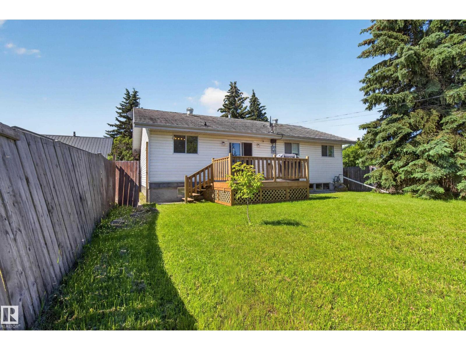 5116 52 Ave - 34