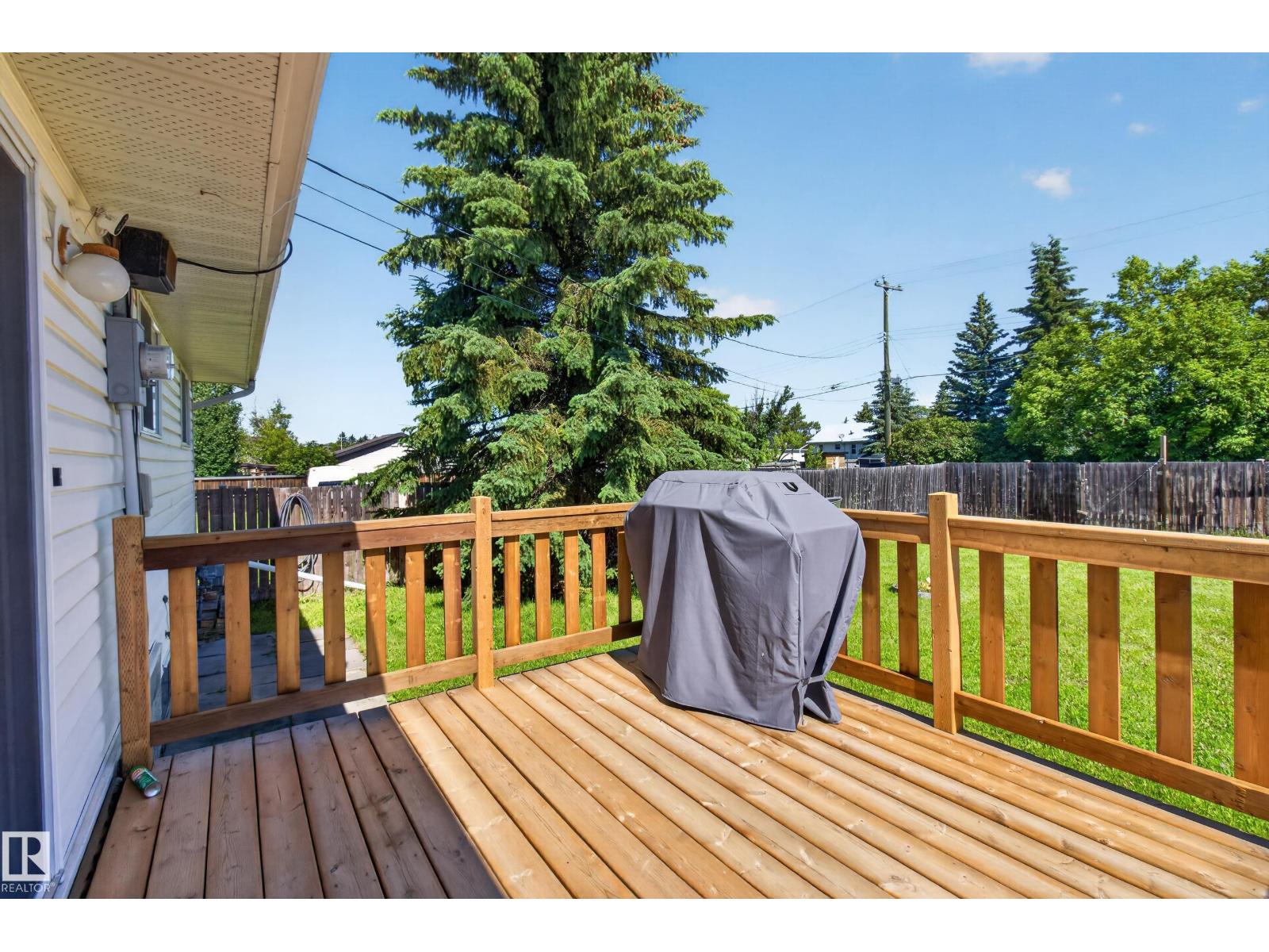 5116 52 Ave - 37