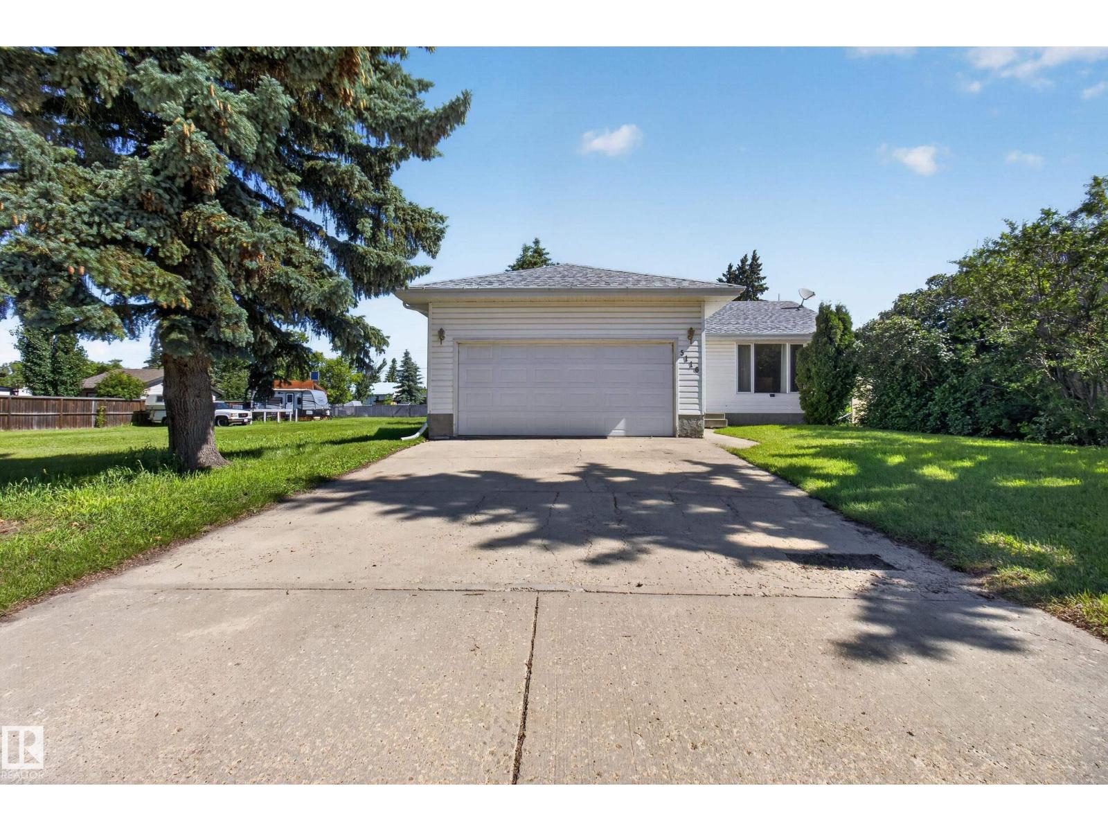 5116 52 Ave - 4