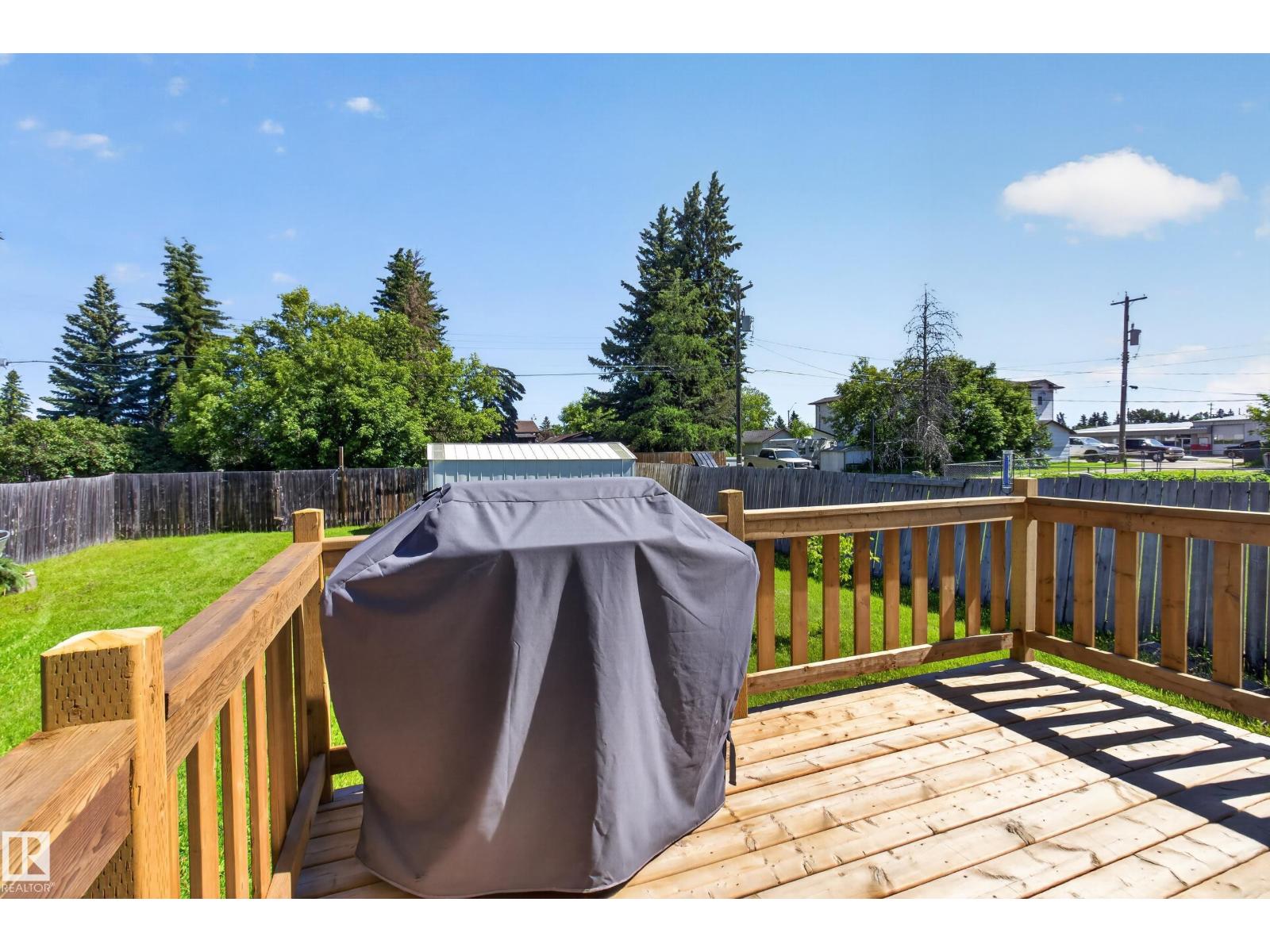 5116 52 Ave - 38