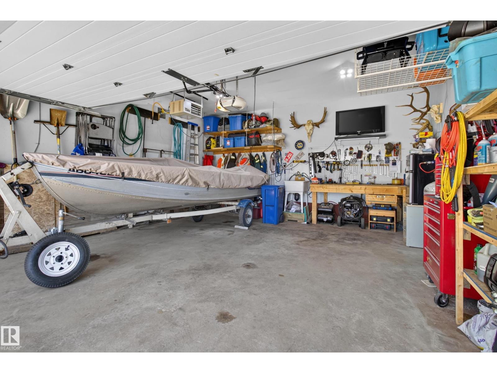 5116 52 Ave - 39