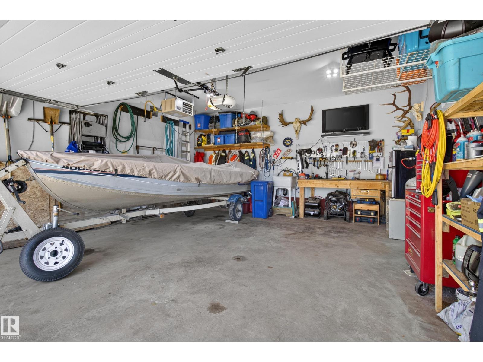 5116 52 Ave - 40