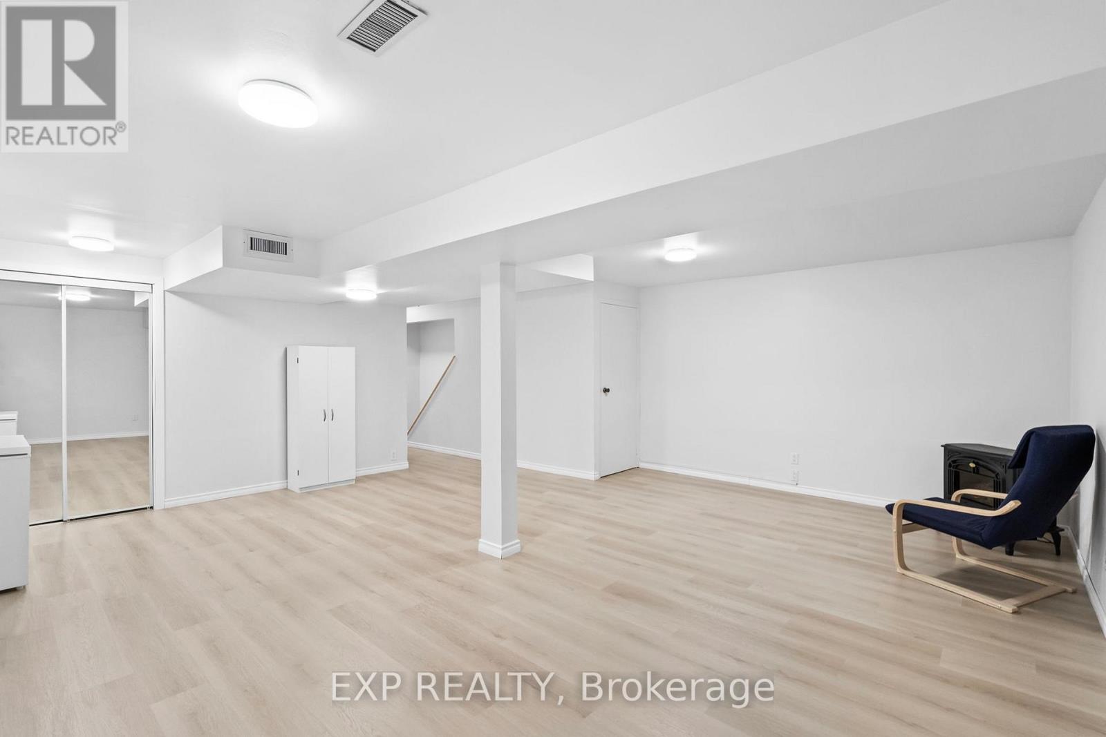 25 LILAC AVENUE - Image 35
