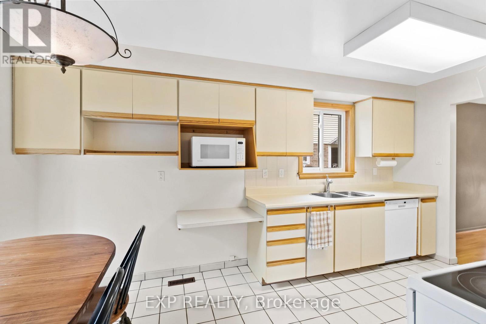 25 LILAC AVENUE - Image 10