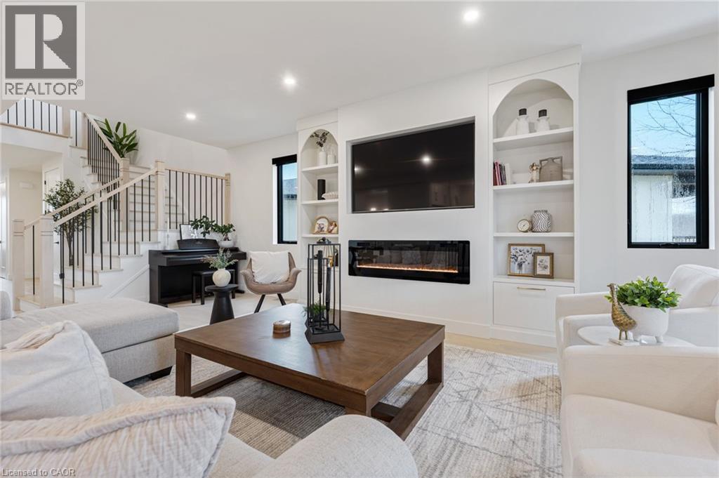 12 MACNEIL Court - 11