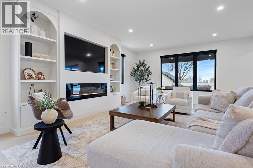 12 MACNEIL Court - 12