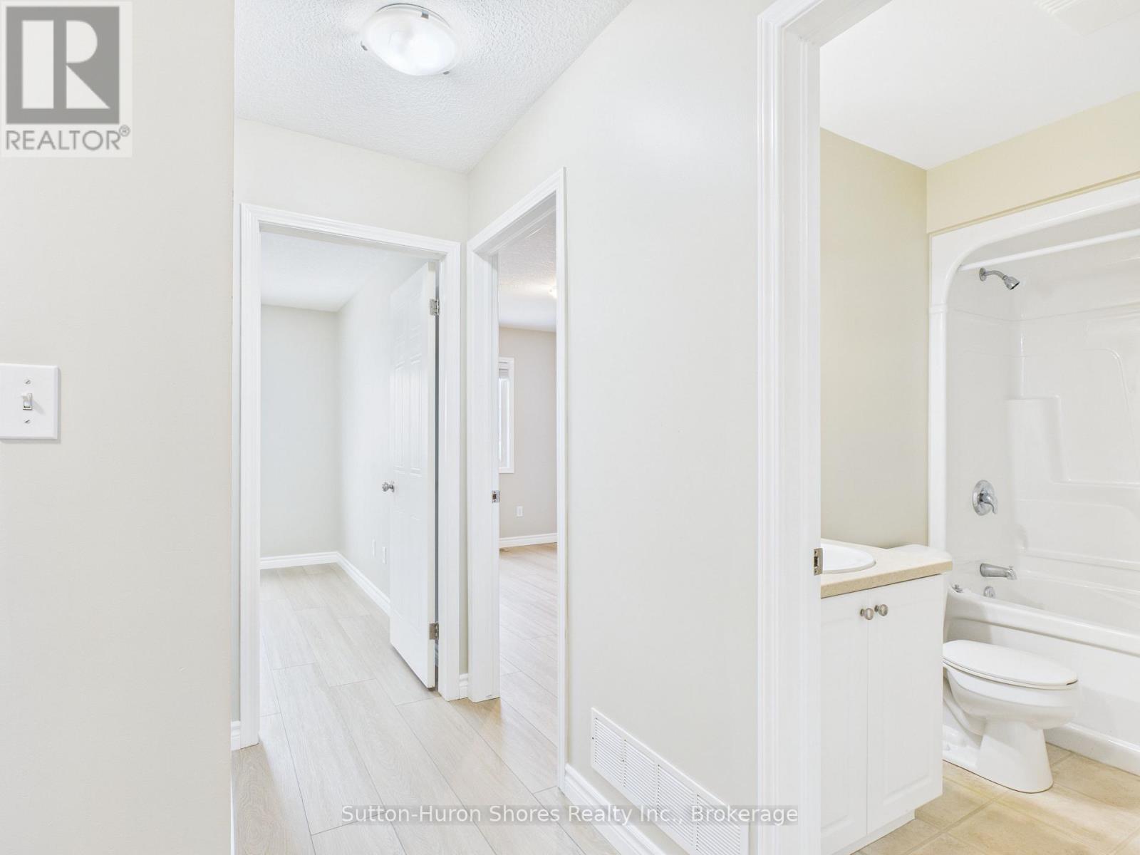 #2 409 JOSEPH STREET - 18
