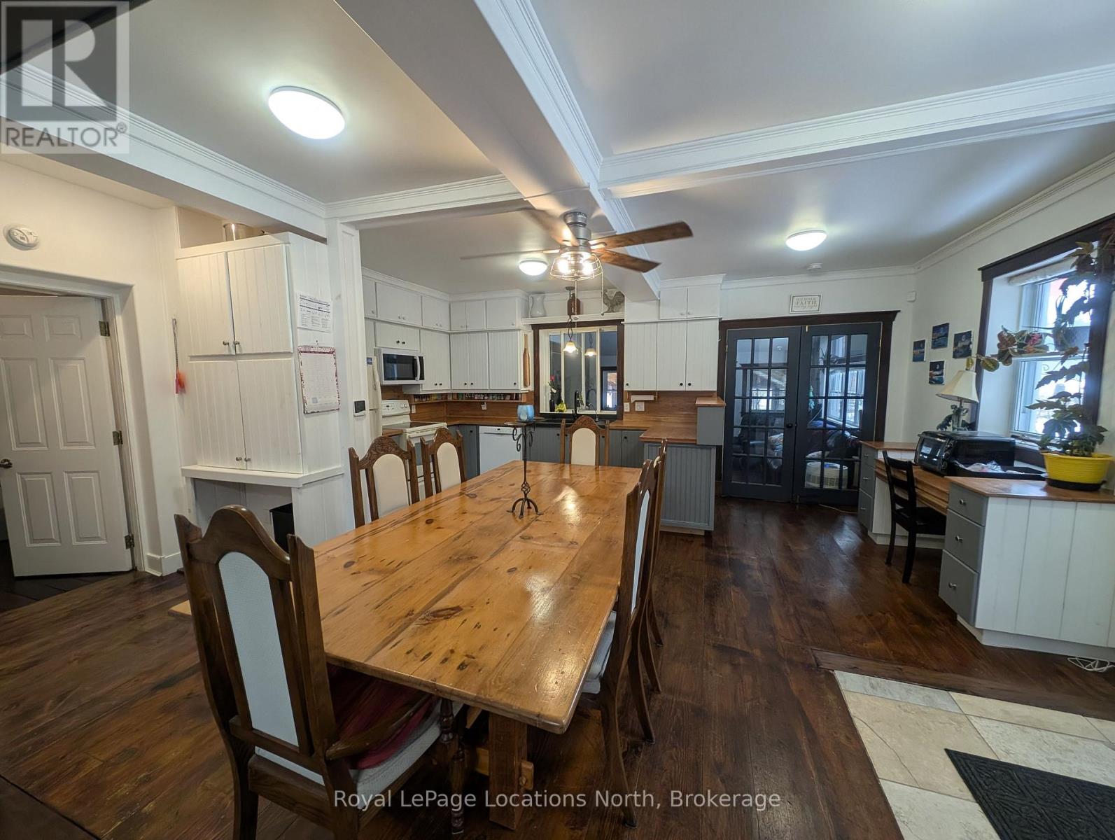 236 PHILLIPS STREET S - 20