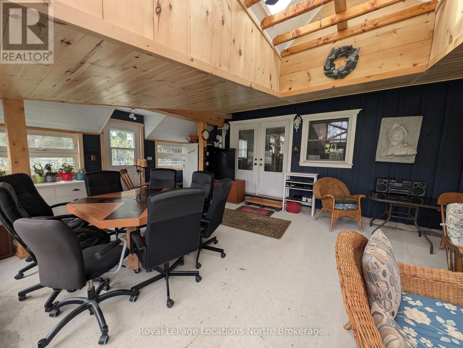 236 PHILLIPS STREET S - 15