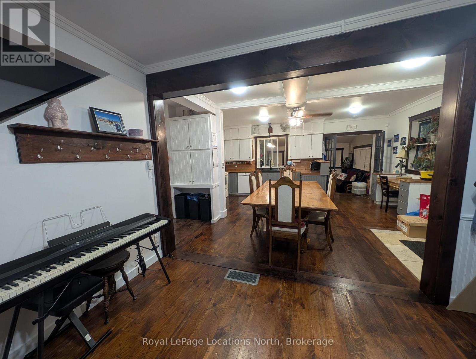 236 PHILLIPS STREET S - 17