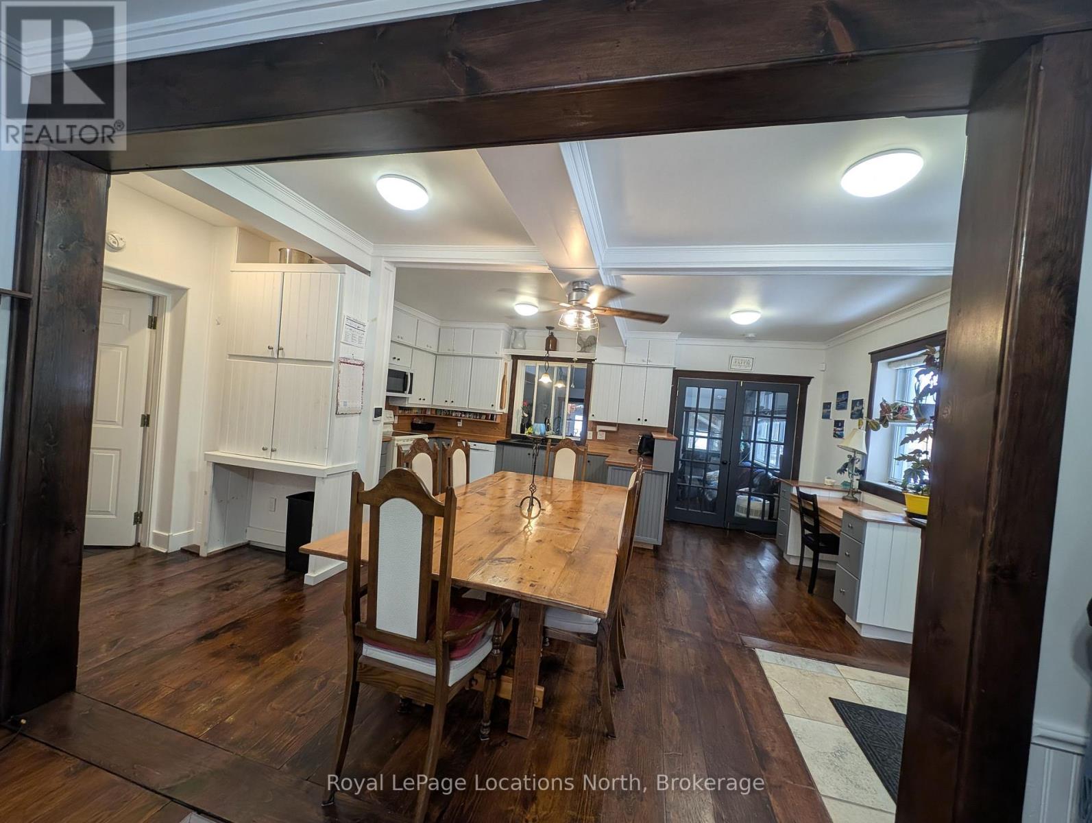 236 PHILLIPS STREET S - 22