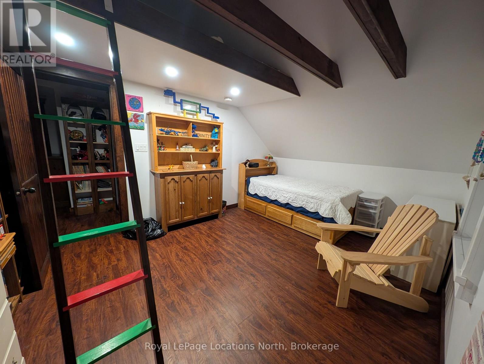 236 PHILLIPS STREET S - 31