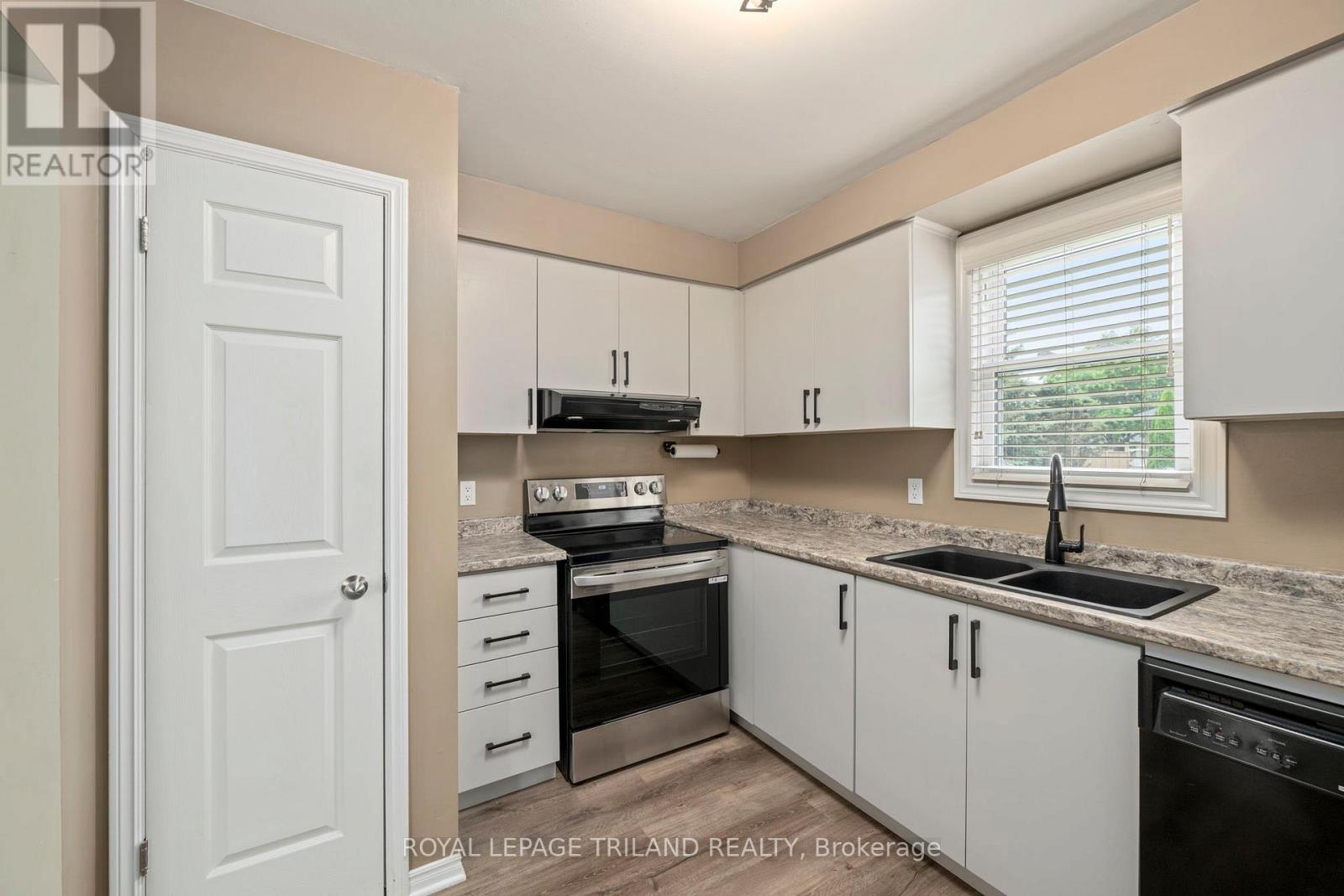 83 BONAVENTURE DRIVE - 12