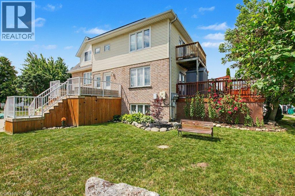 3 COLYER Place Unit# Upper — photo 2