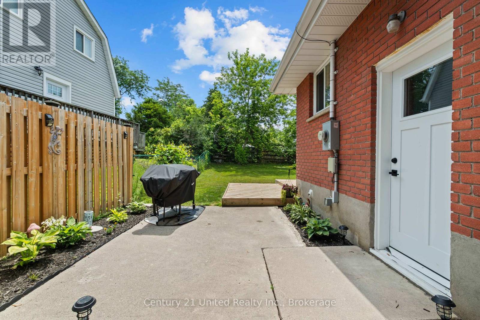 107 STRICKLAND STREET - 19