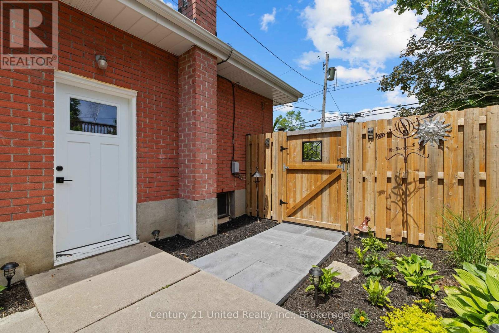 107 STRICKLAND STREET - 20