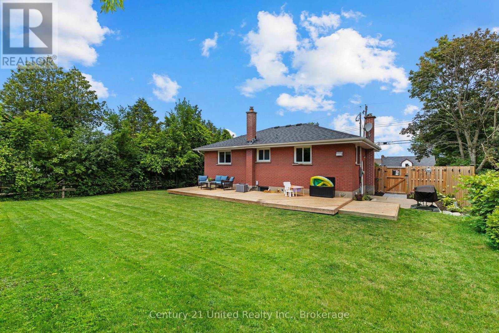 107 STRICKLAND STREET - 23