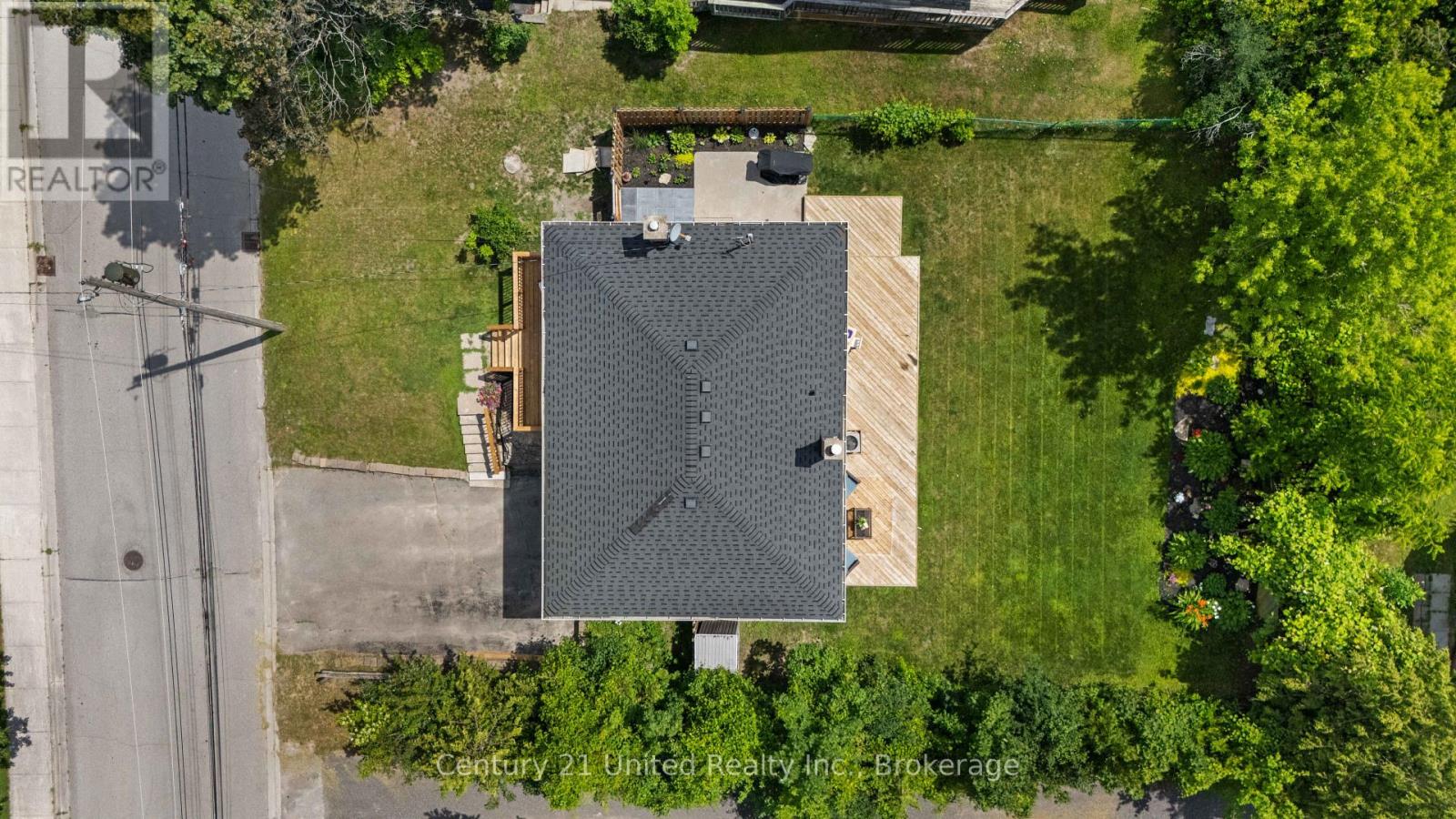 107 STRICKLAND STREET - 25
