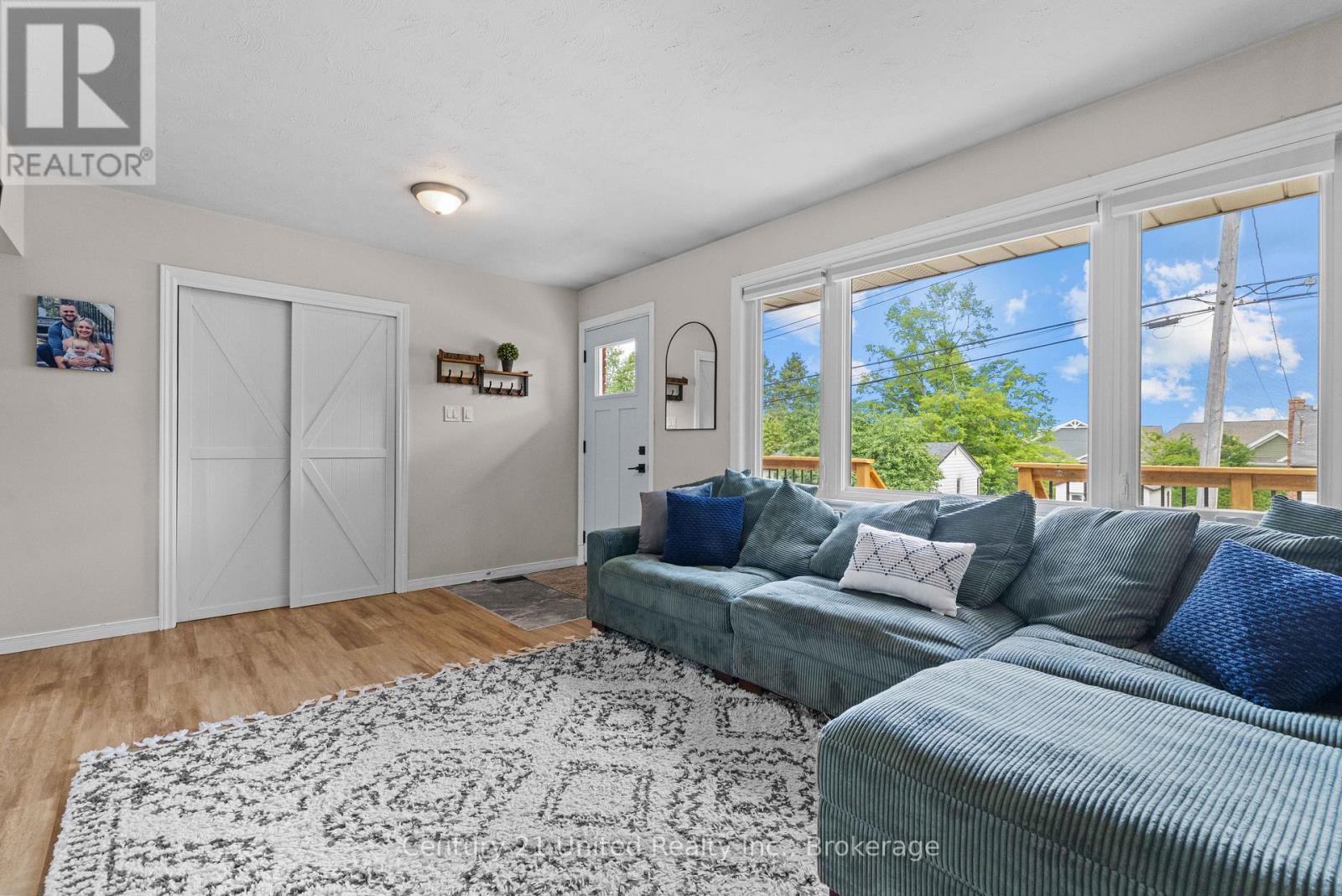 107 STRICKLAND STREET - 4