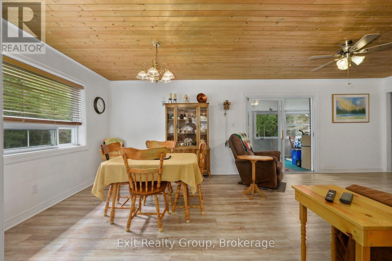 31 BIRCHWOOD COURT - 11