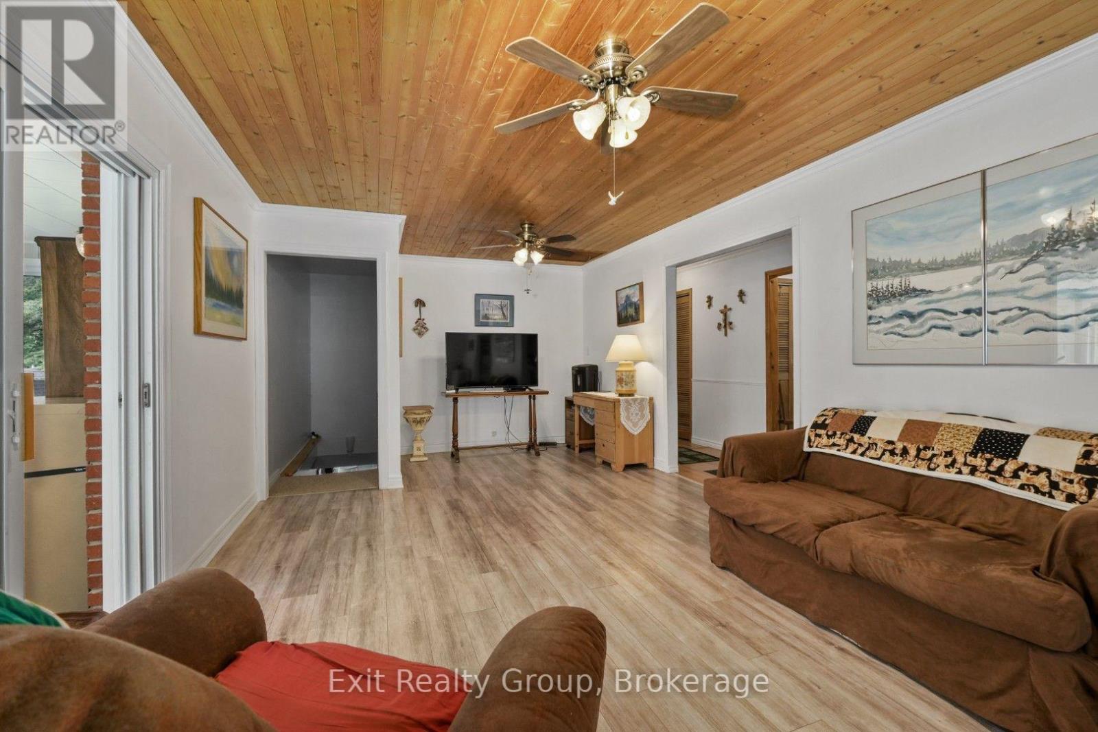 31 BIRCHWOOD COURT - 12