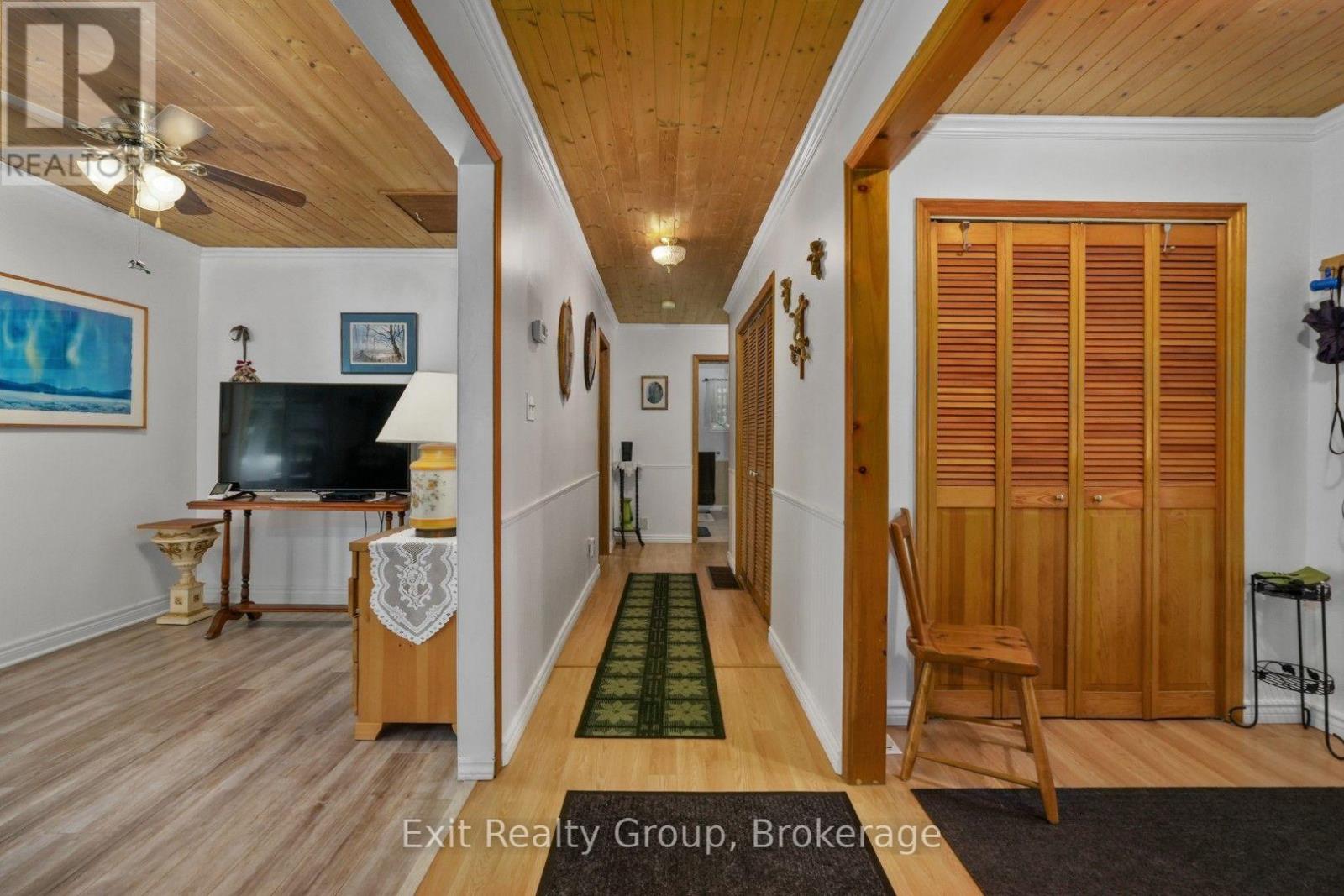 31 BIRCHWOOD COURT - 16