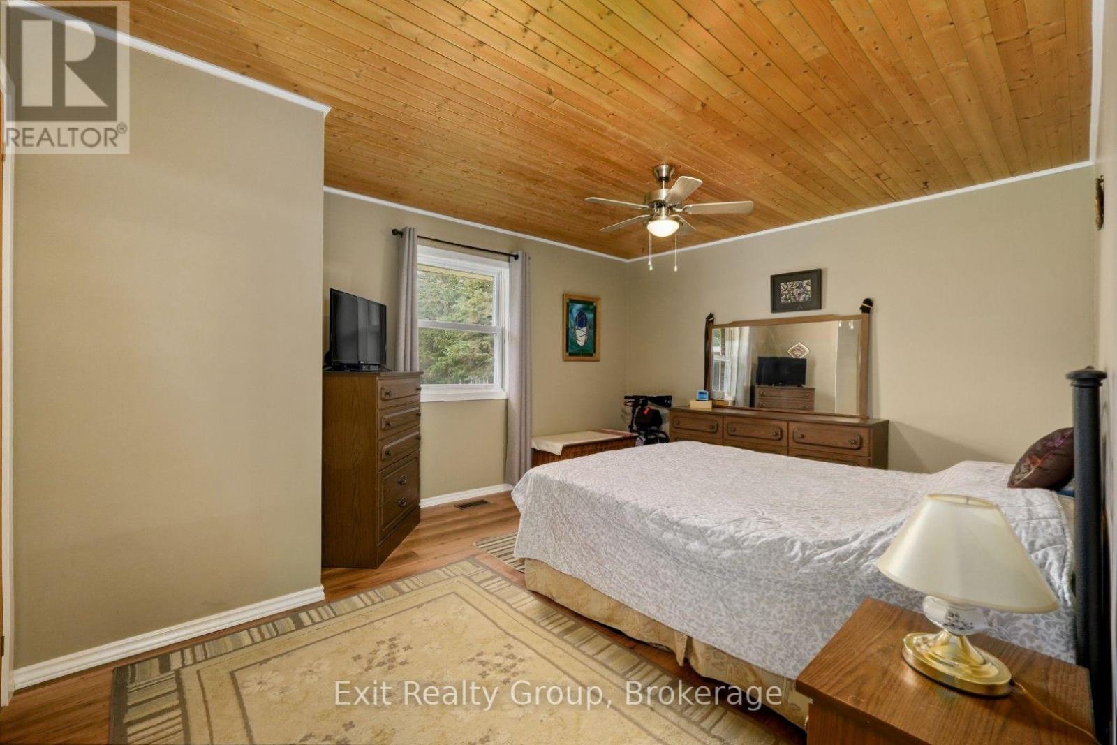31 BIRCHWOOD COURT - 18