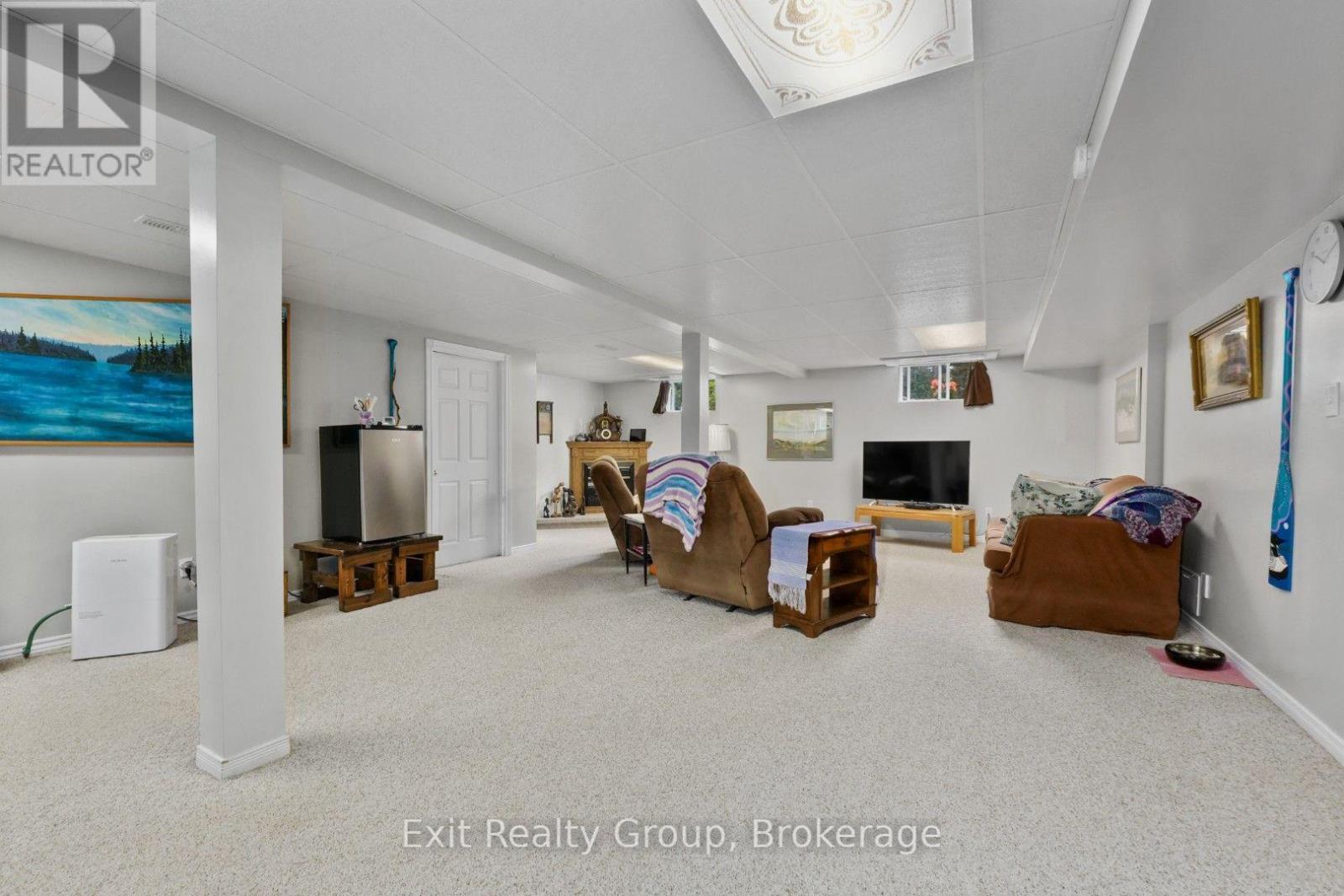 31 BIRCHWOOD COURT - 27