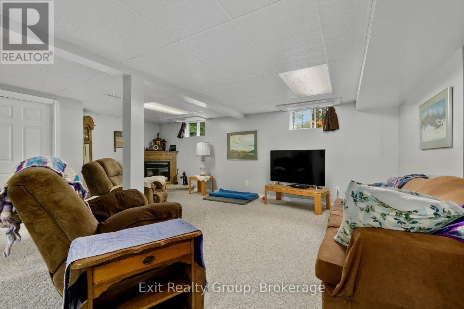 31 BIRCHWOOD COURT - 28