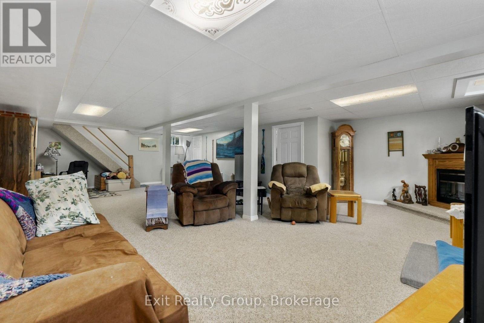 31 BIRCHWOOD COURT - 29