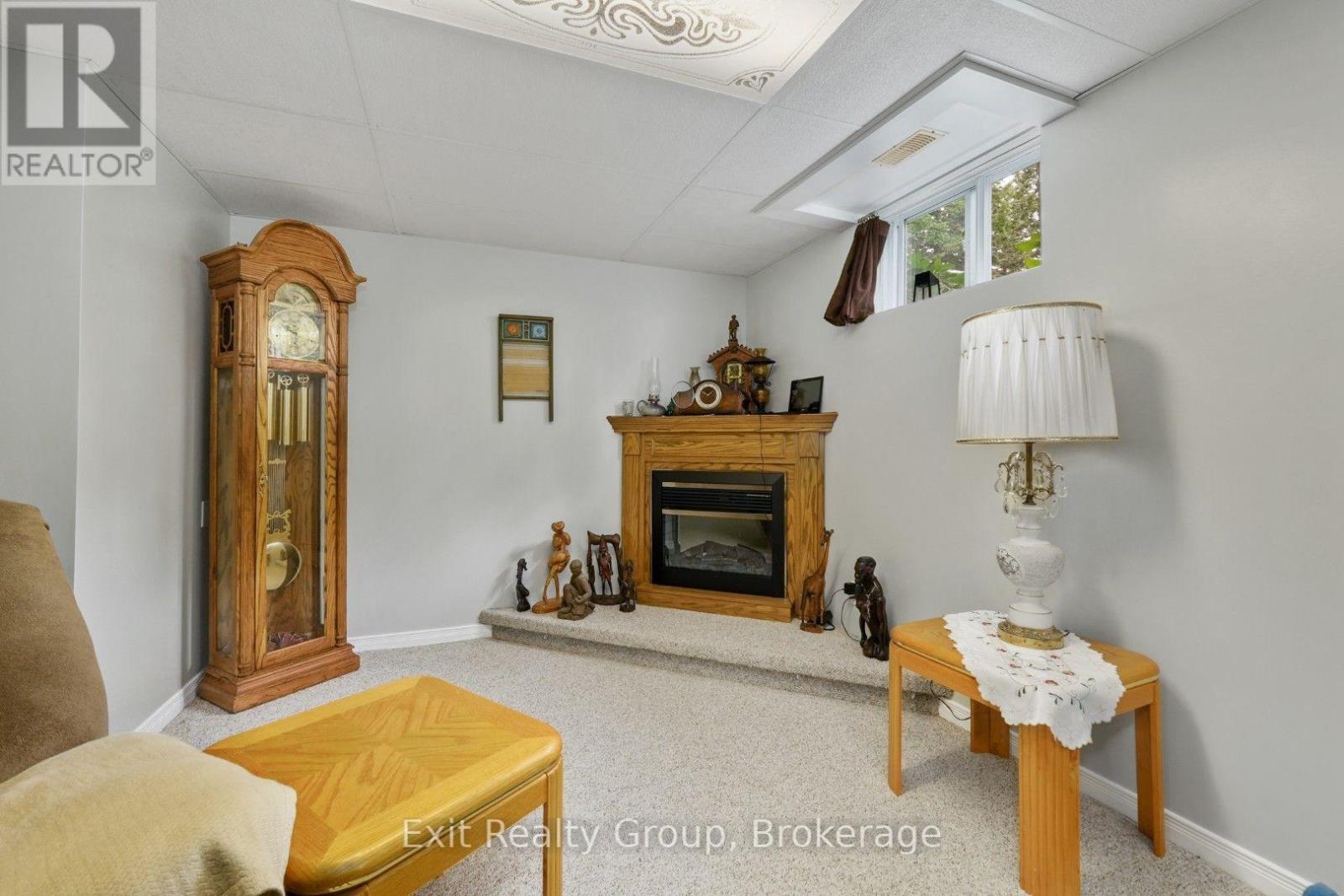31 BIRCHWOOD COURT - 30