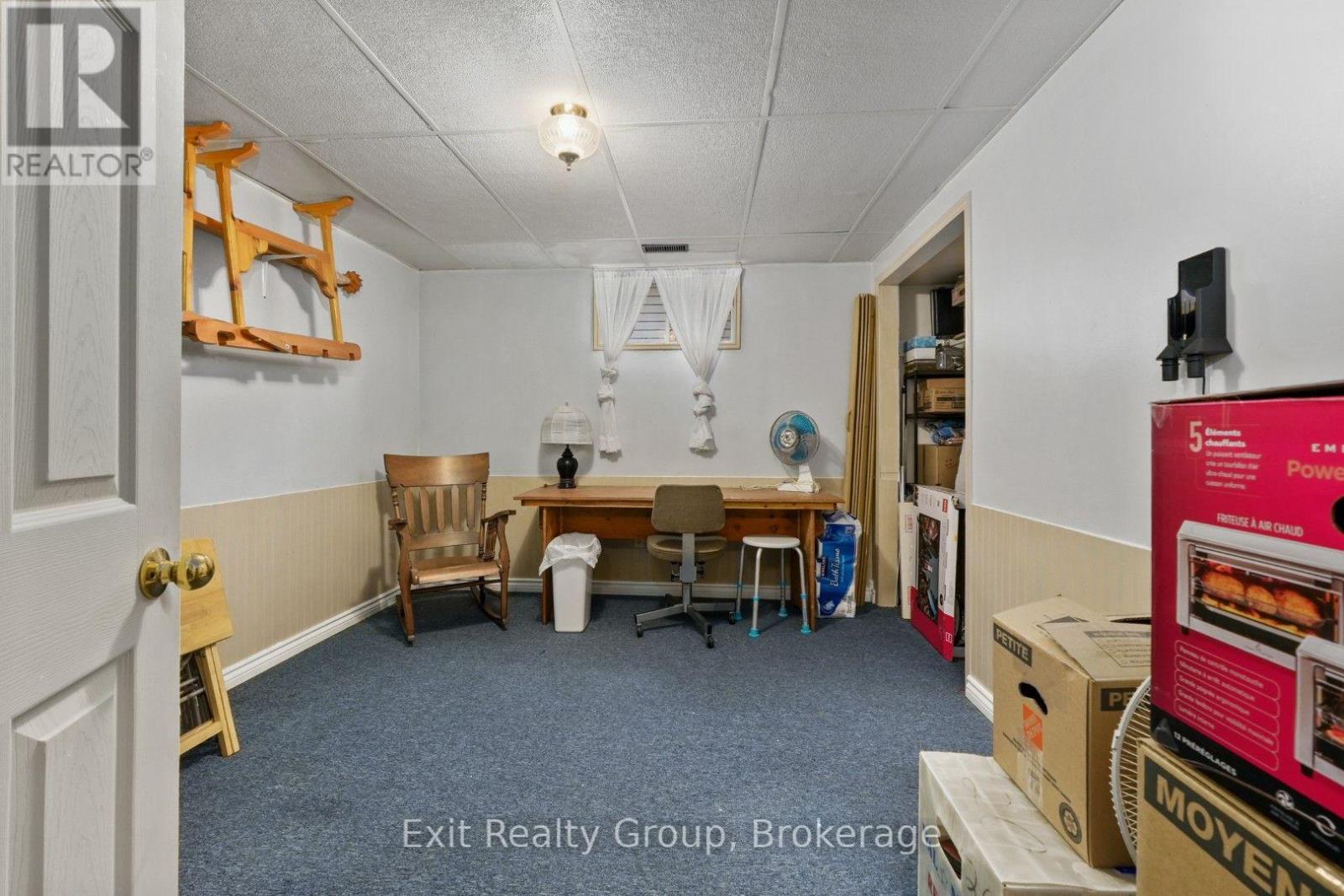 31 BIRCHWOOD COURT - 33
