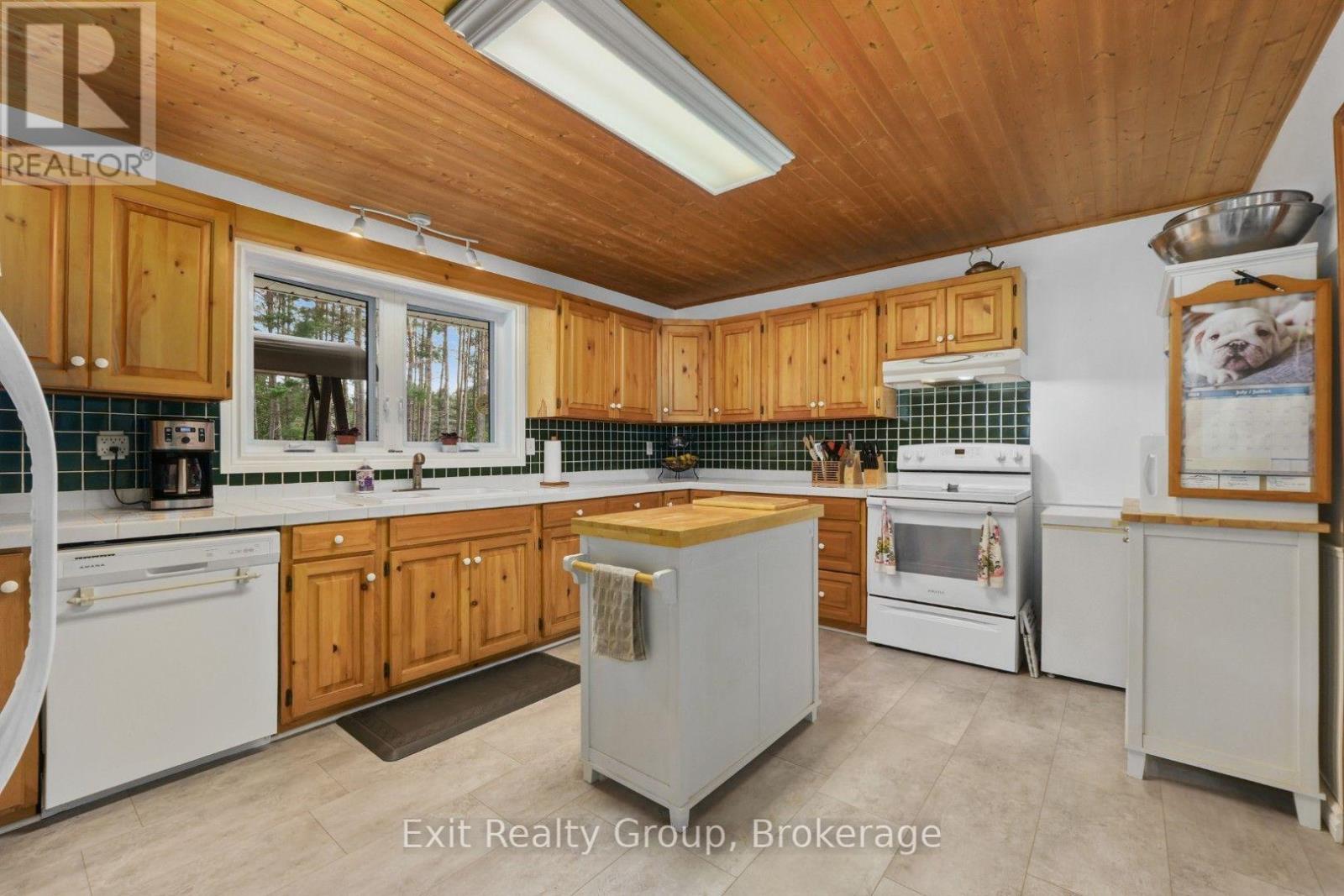 31 BIRCHWOOD COURT - 6