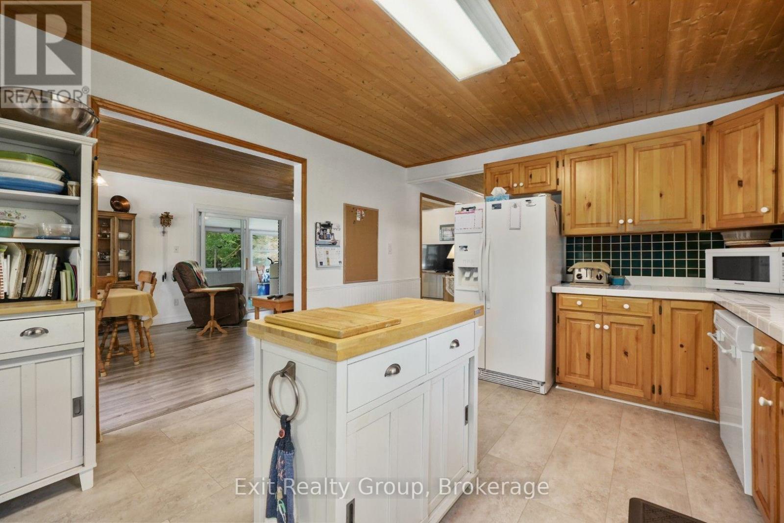 31 BIRCHWOOD COURT - 7