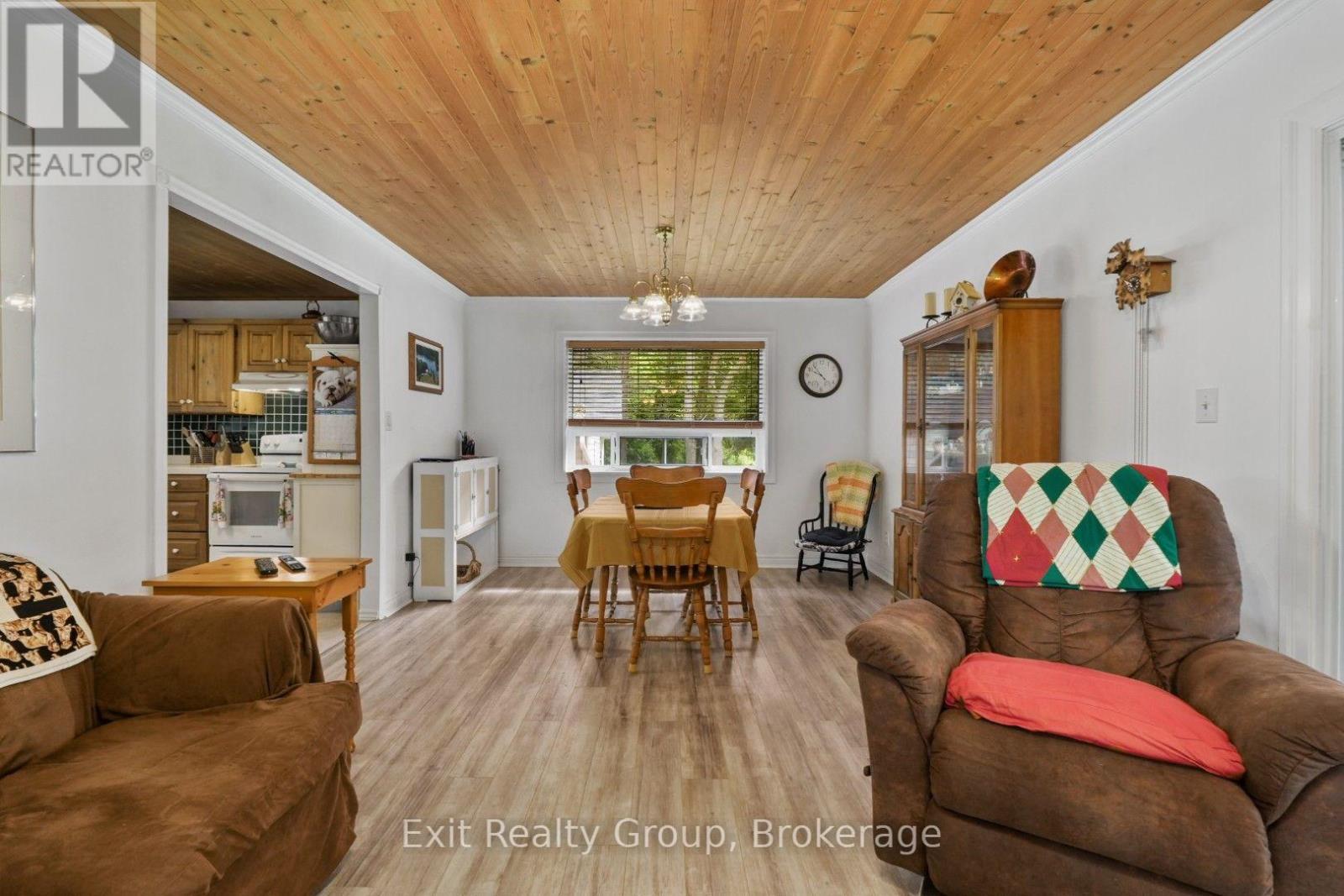 31 BIRCHWOOD COURT - 9