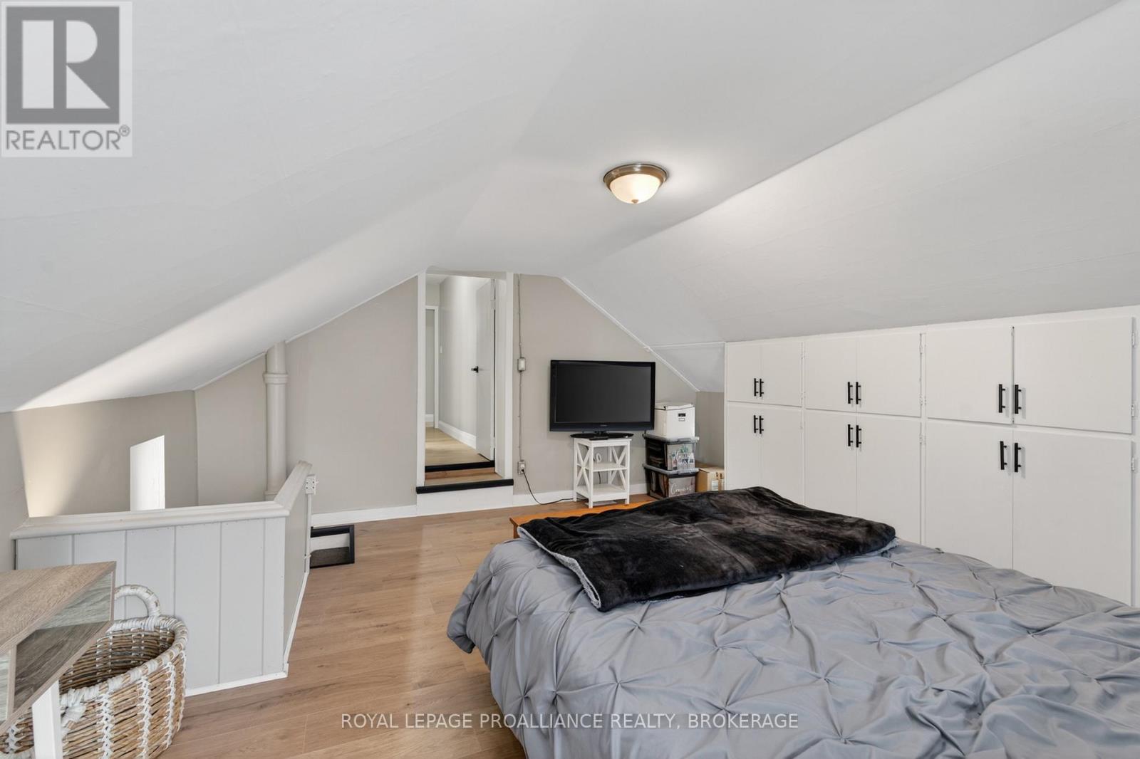 118 EAST STREET E - 24