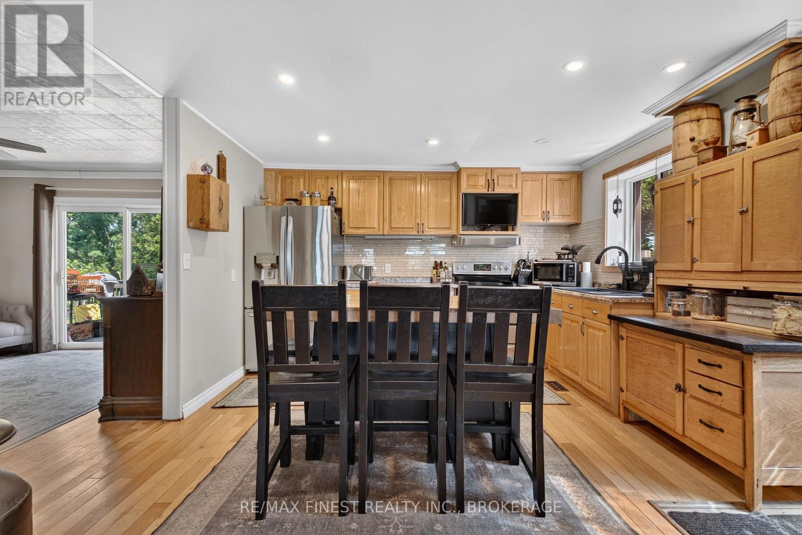 2270 MCIVOR ROAD - 11