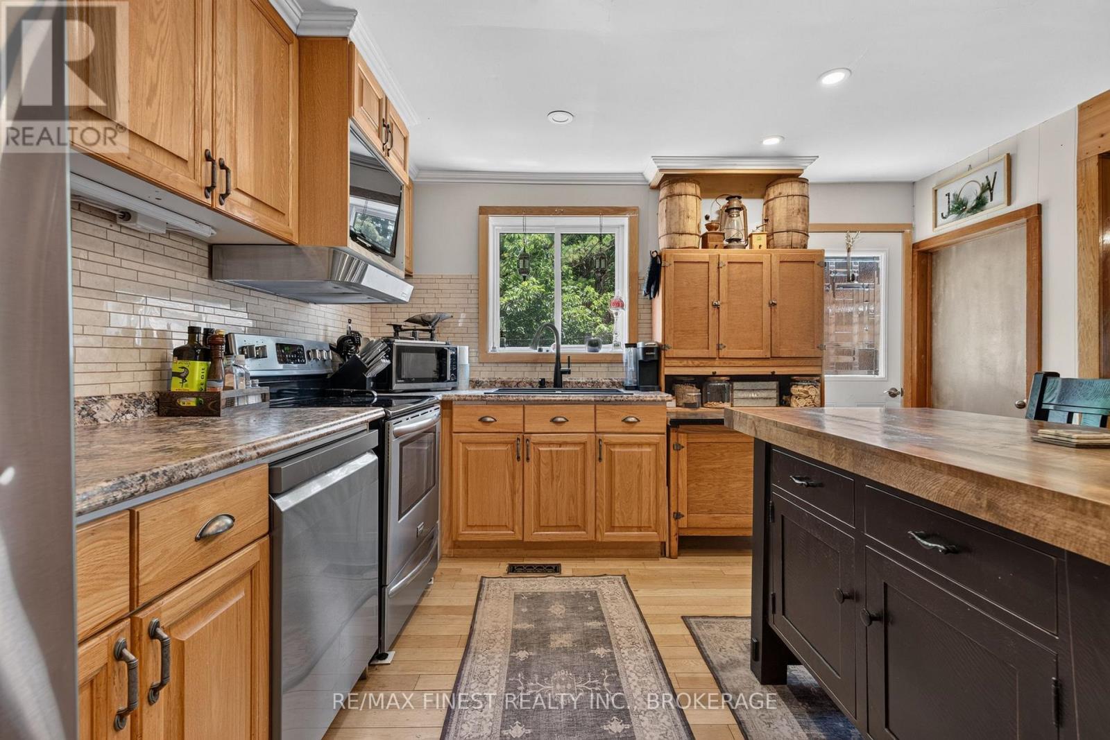 2270 MCIVOR ROAD - 14