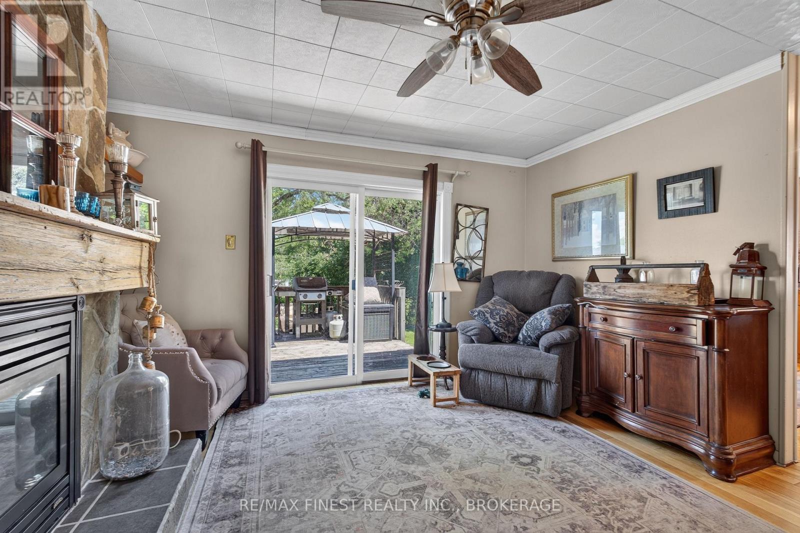 2270 MCIVOR ROAD - 17