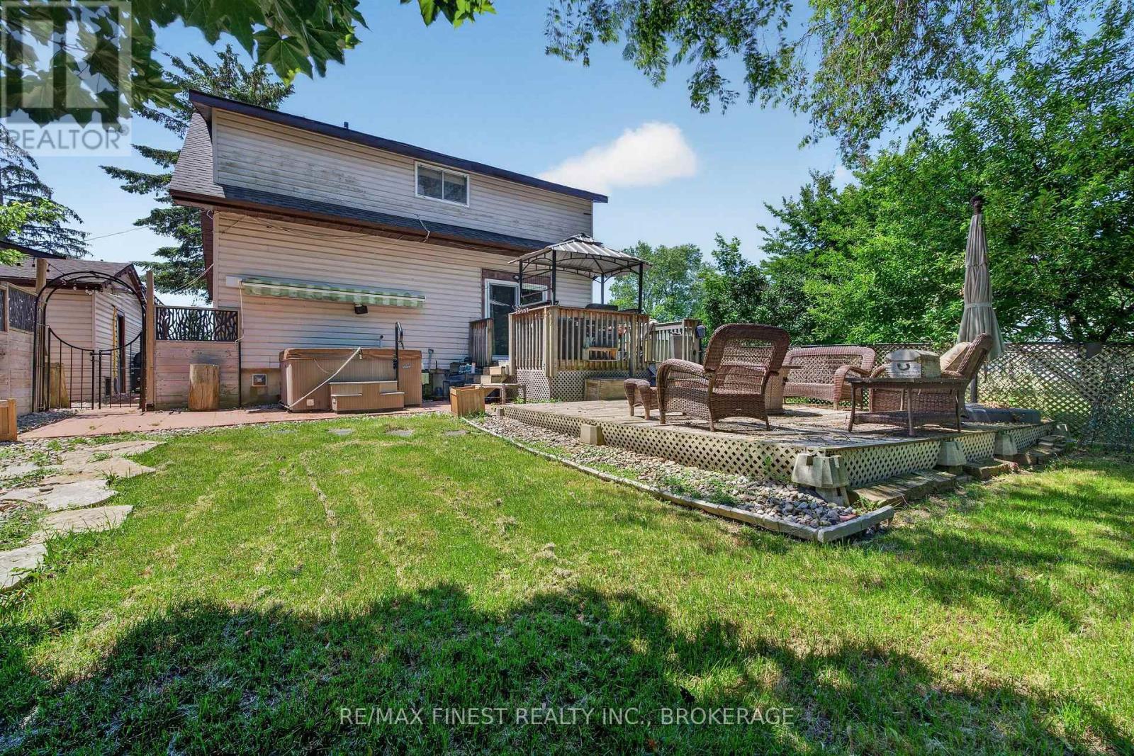 2270 MCIVOR ROAD - 28