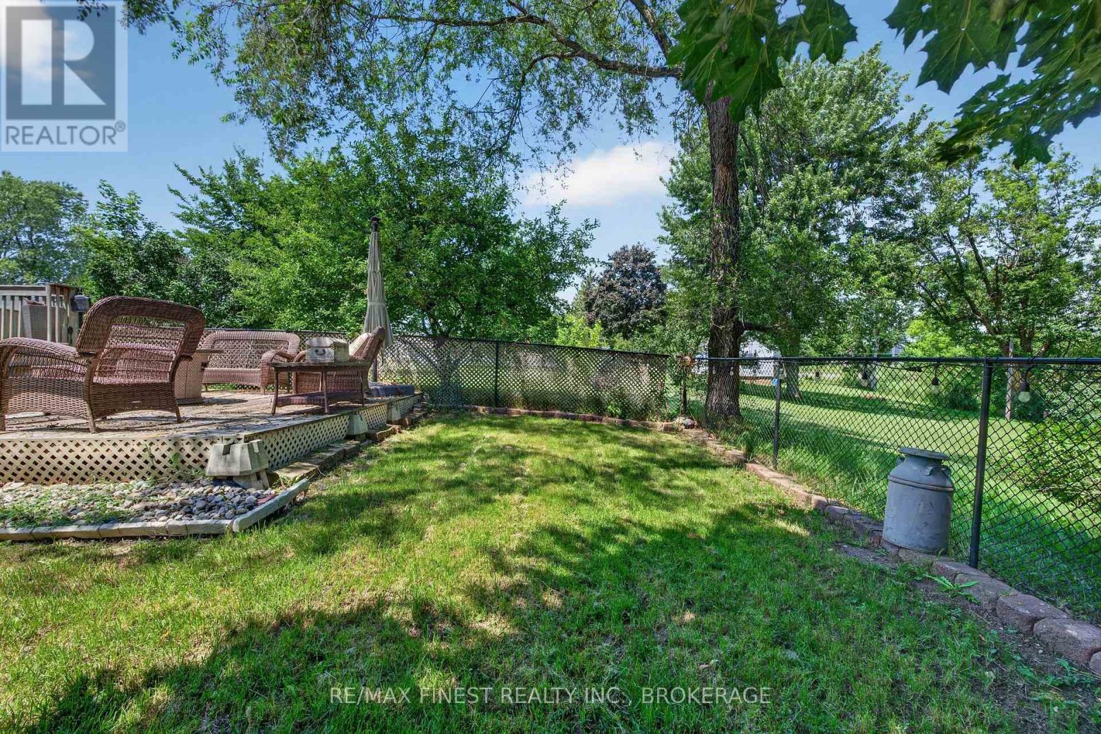 2270 MCIVOR ROAD - 29