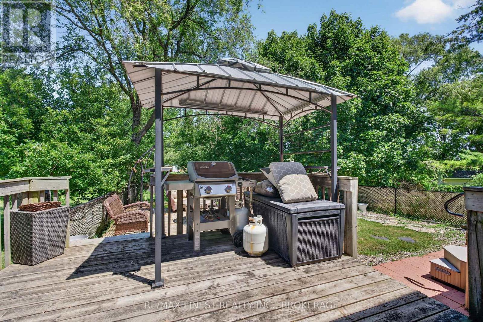 2270 MCIVOR ROAD - 31