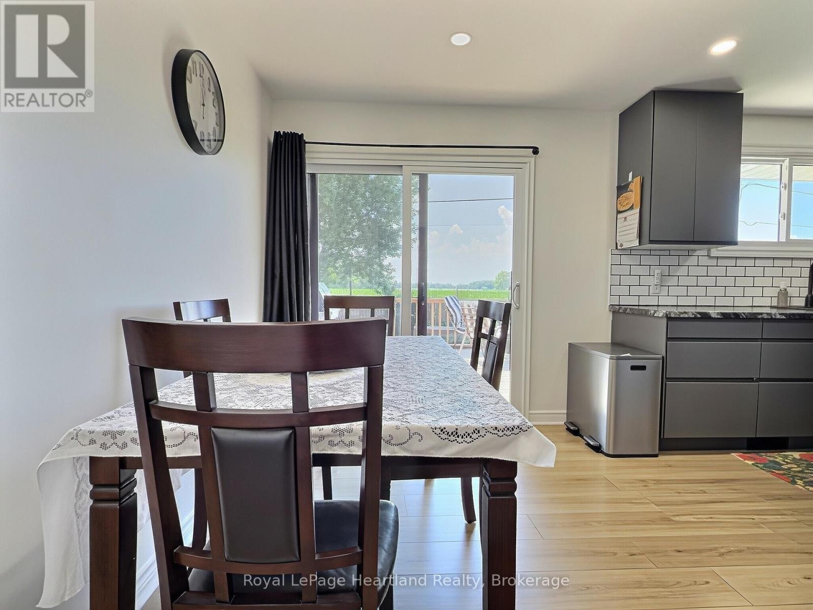 23 YORK CRESCENT - 12