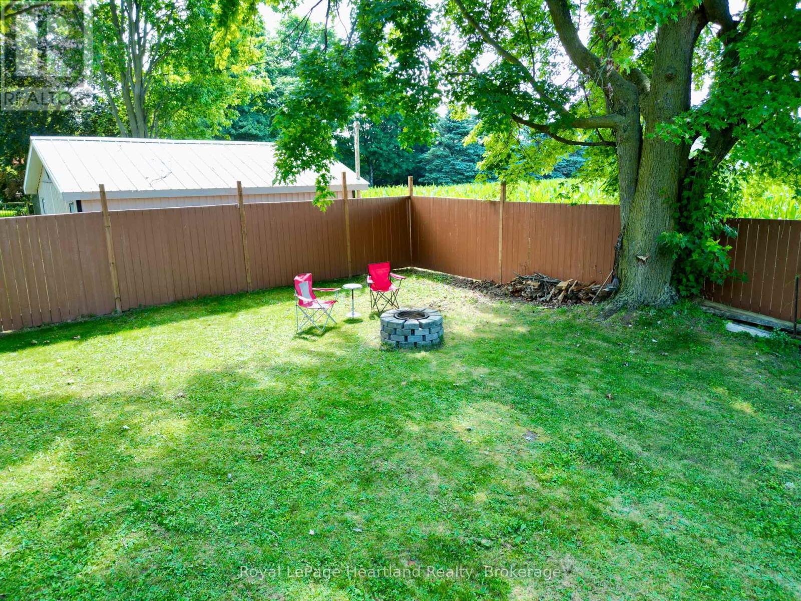 23 YORK CRESCENT - 45