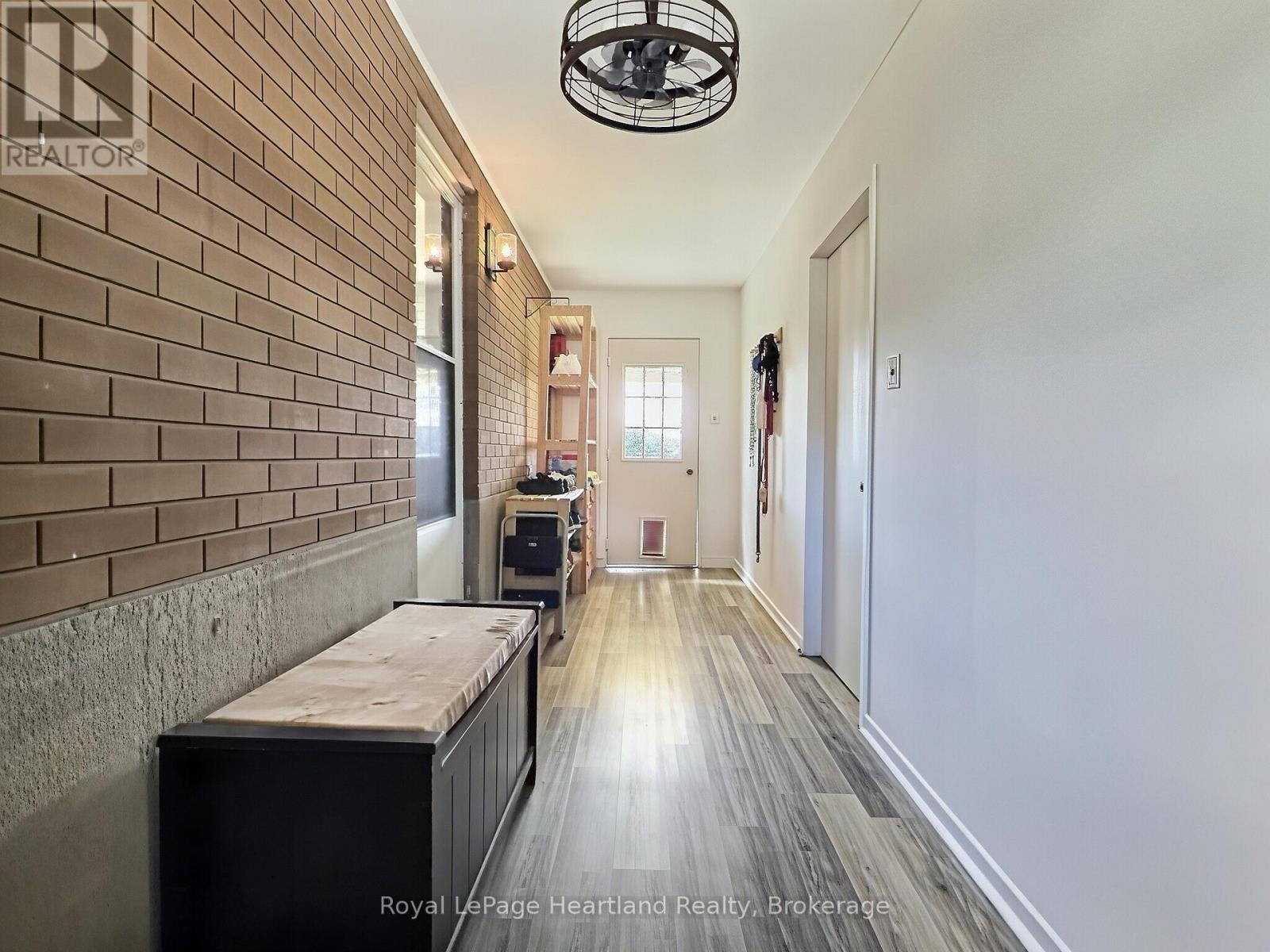 23 YORK CRESCENT - 6