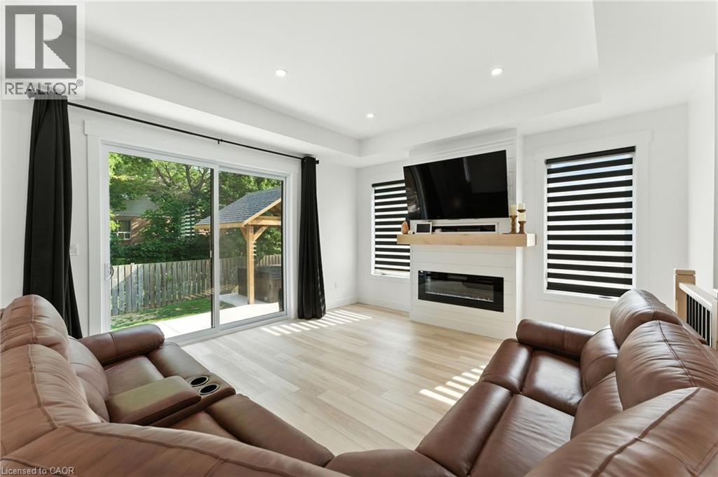 9 MACNEIL Court - 15