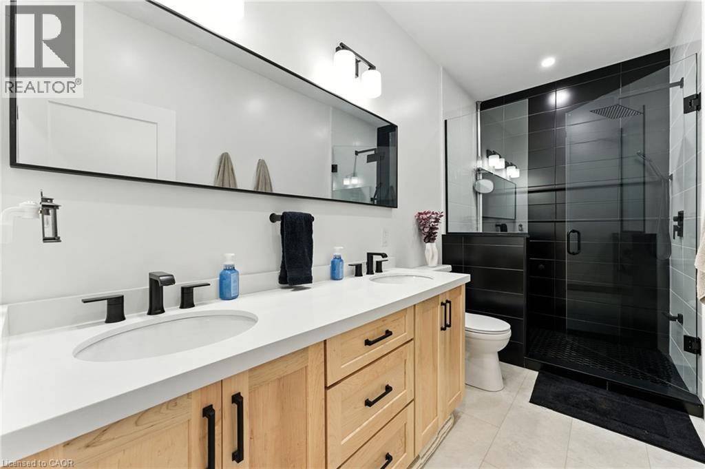 9 MACNEIL Court - 17