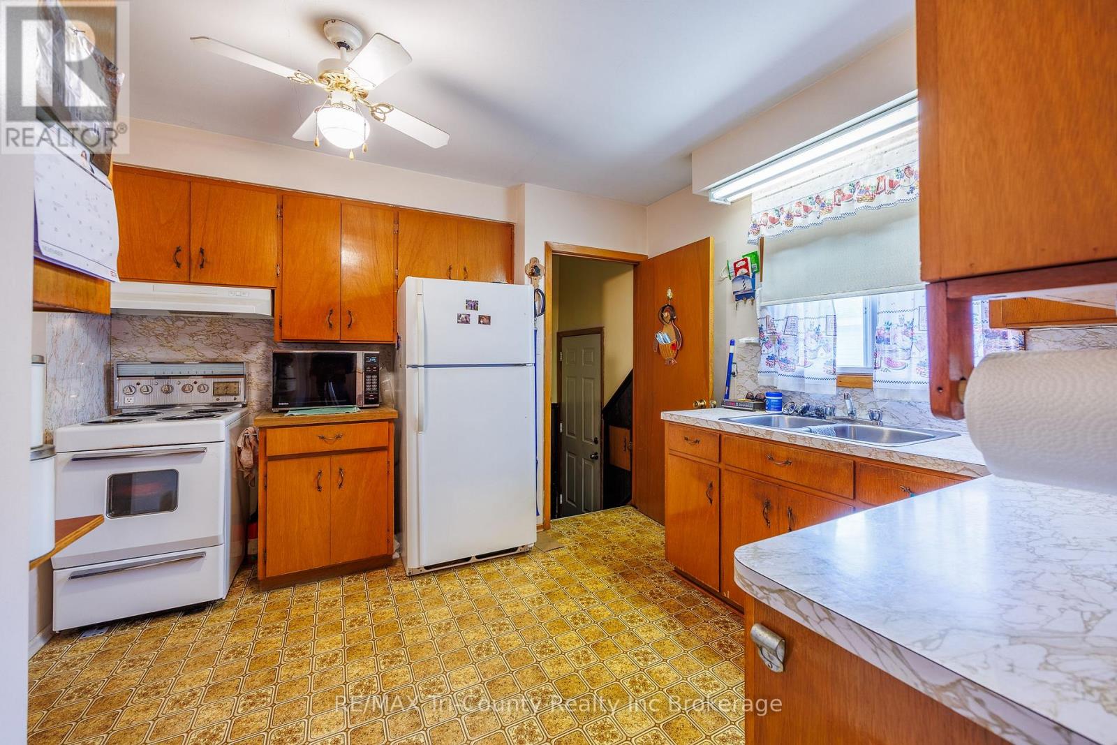 1393 THORMAN DRIVE - 5