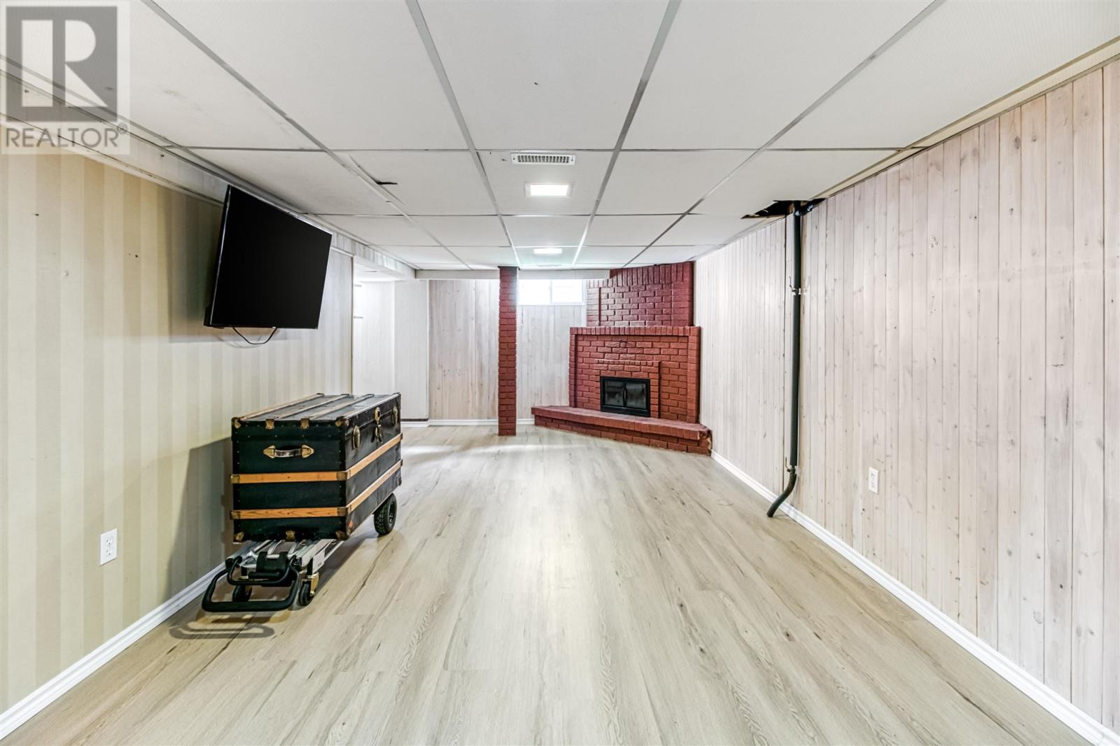 59 Hirshhorn AVE - 23