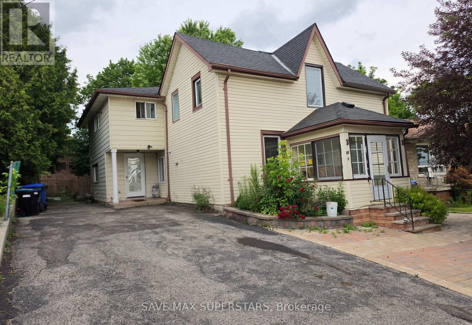 93 JOHN STREET E - 2